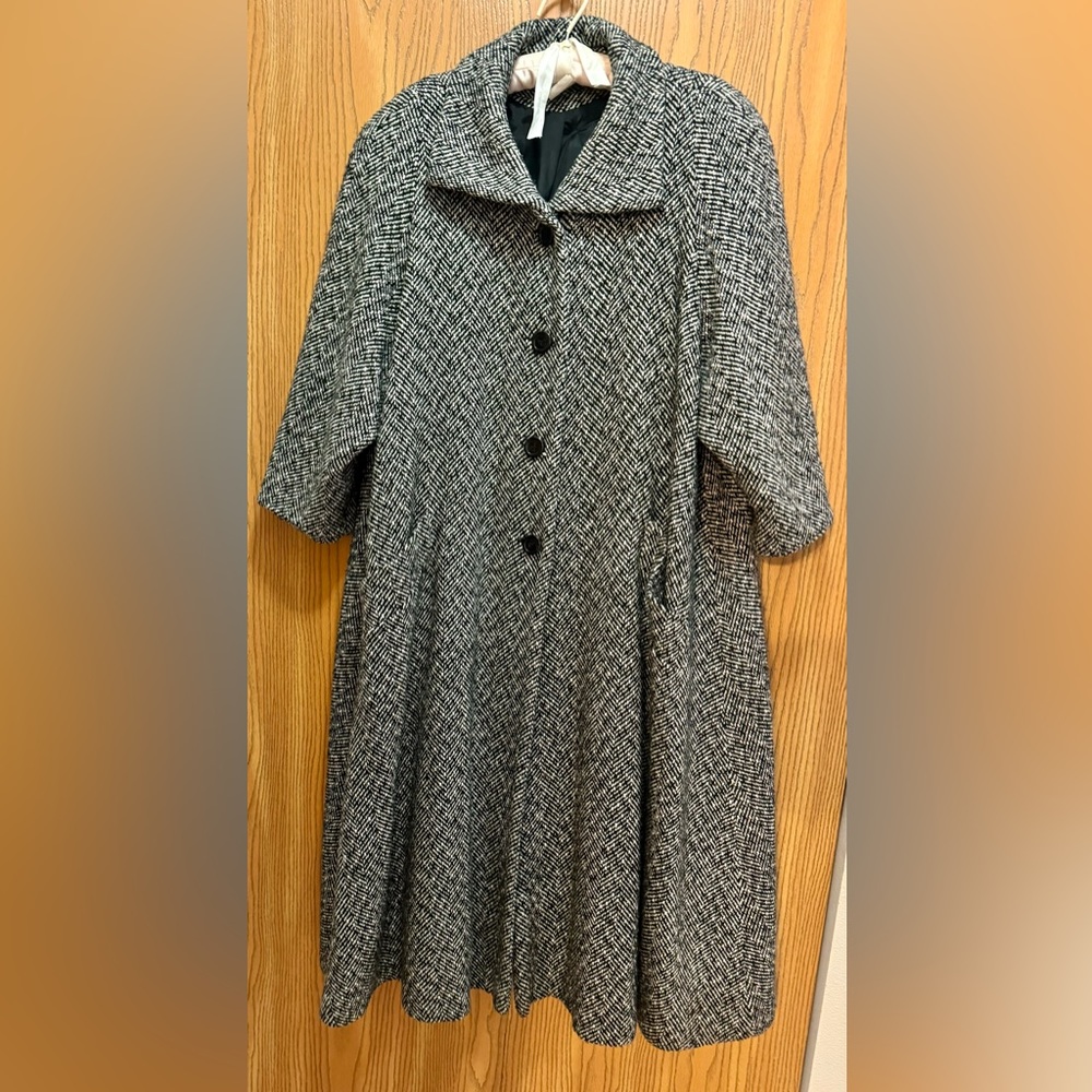 Wonderfully WARM Winter Coat Vintage Style 1950’s/1960’s